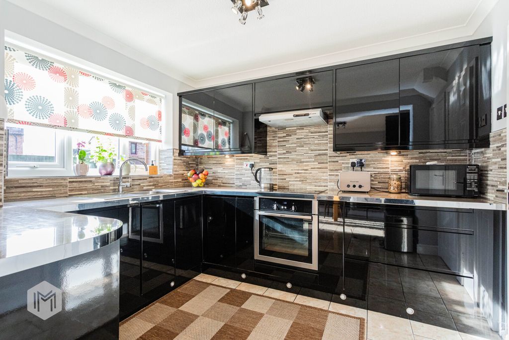 Property photo 3 of 22 Picture No. 28