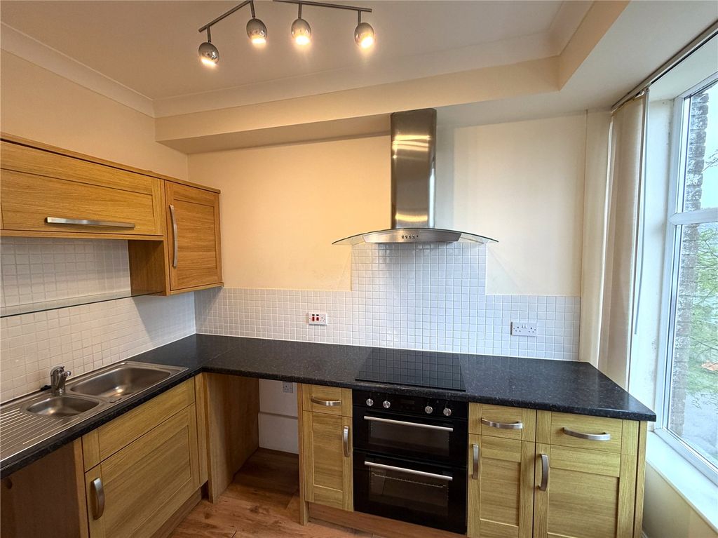 Property photo 2 of 16 Picture No. 15