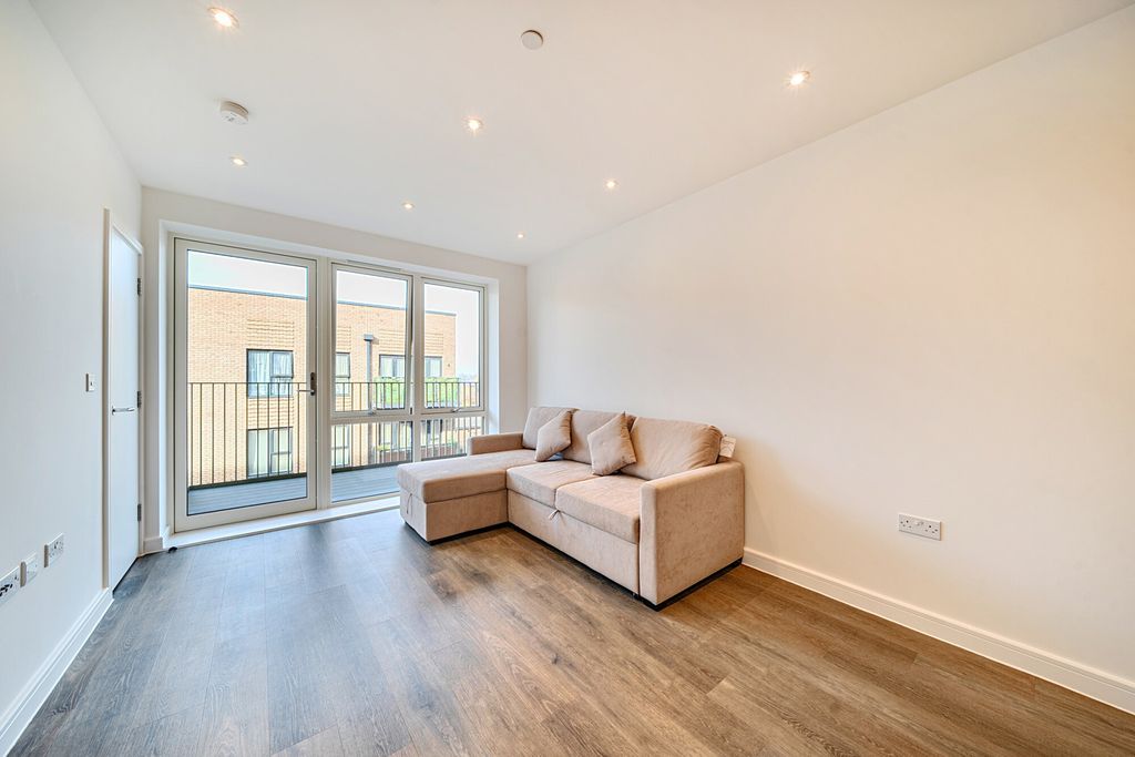 Property photo 3 of 20 1432389-11-69Bd1B...