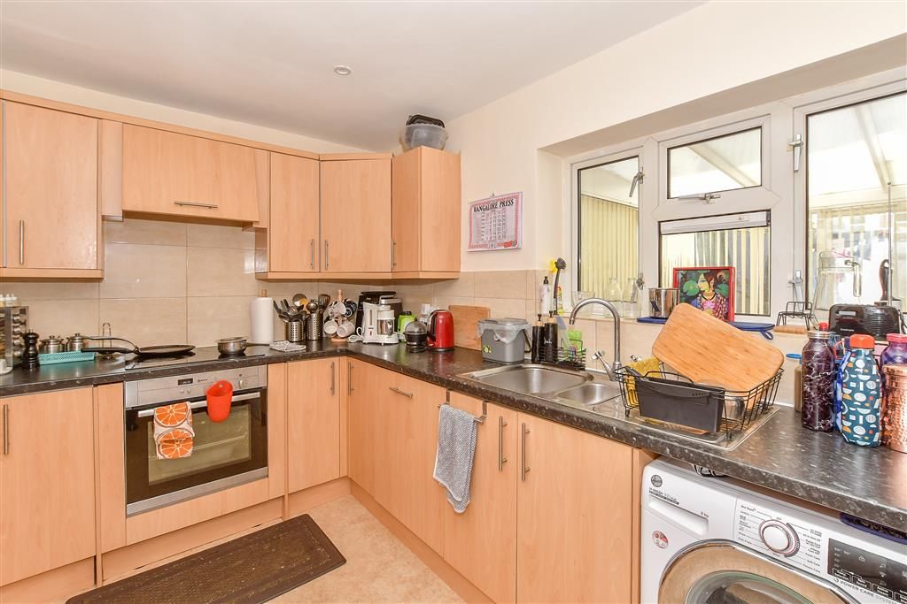 Property photo 2 of 10 Kitchen