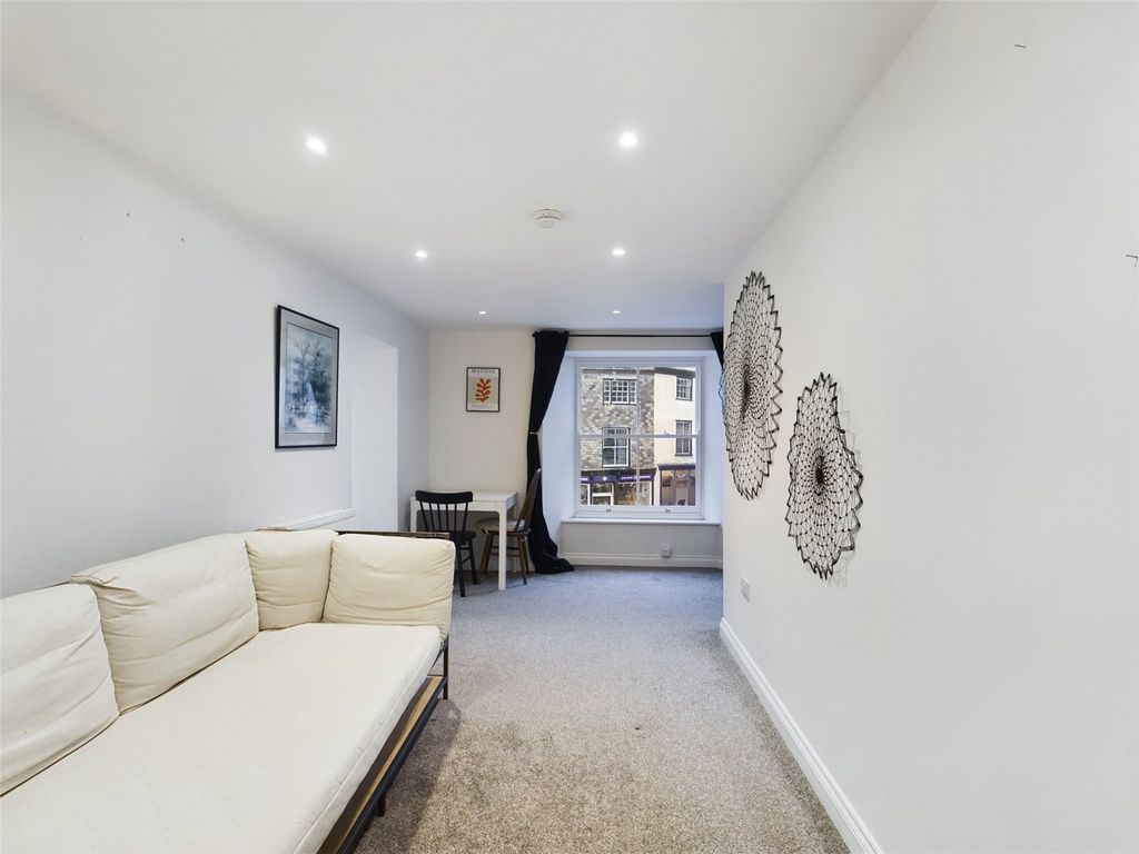 Property photo 3 of 14 Picture No. 02