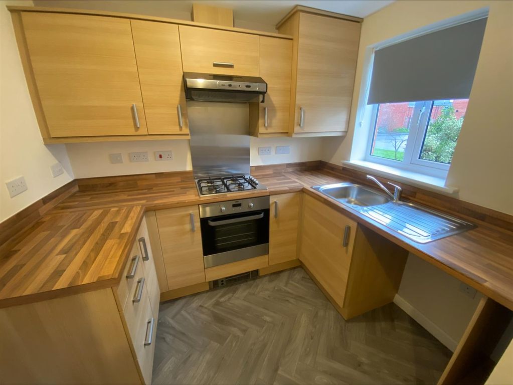 Property photo 2 of 14 Kitchen 1