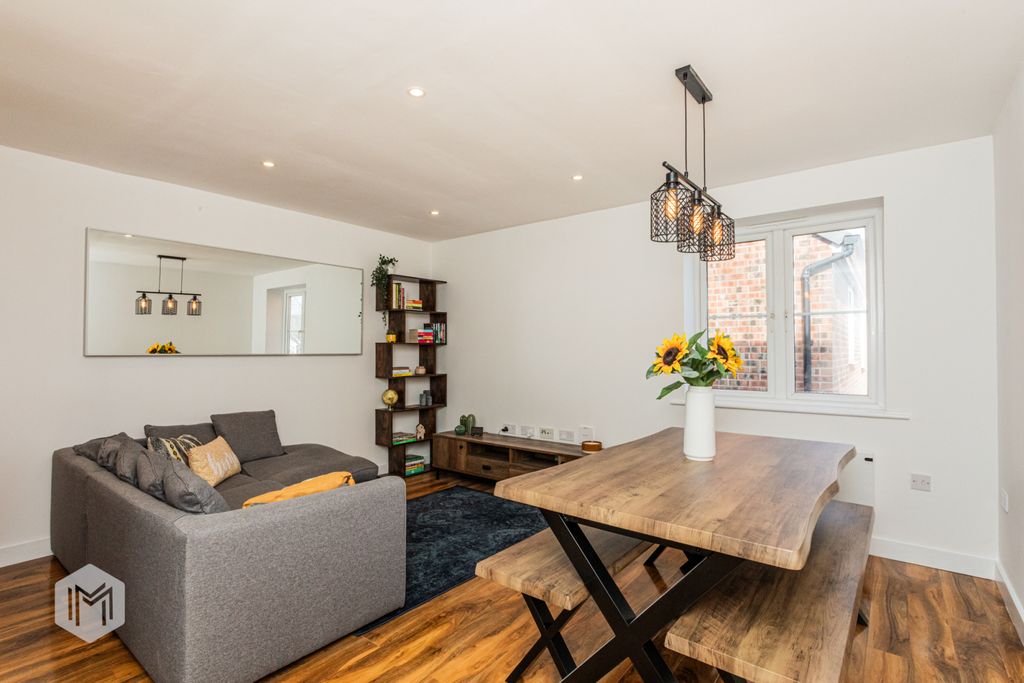 Property photo 2 of 19 Picture No. 21