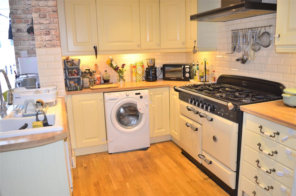 Property photo 3 of 17 Picture No. 51