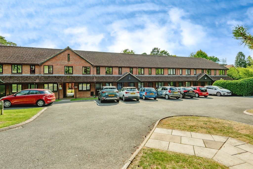 Additional image 10 of 2 bed flat for saleLondon Road, East Grinstead RH19