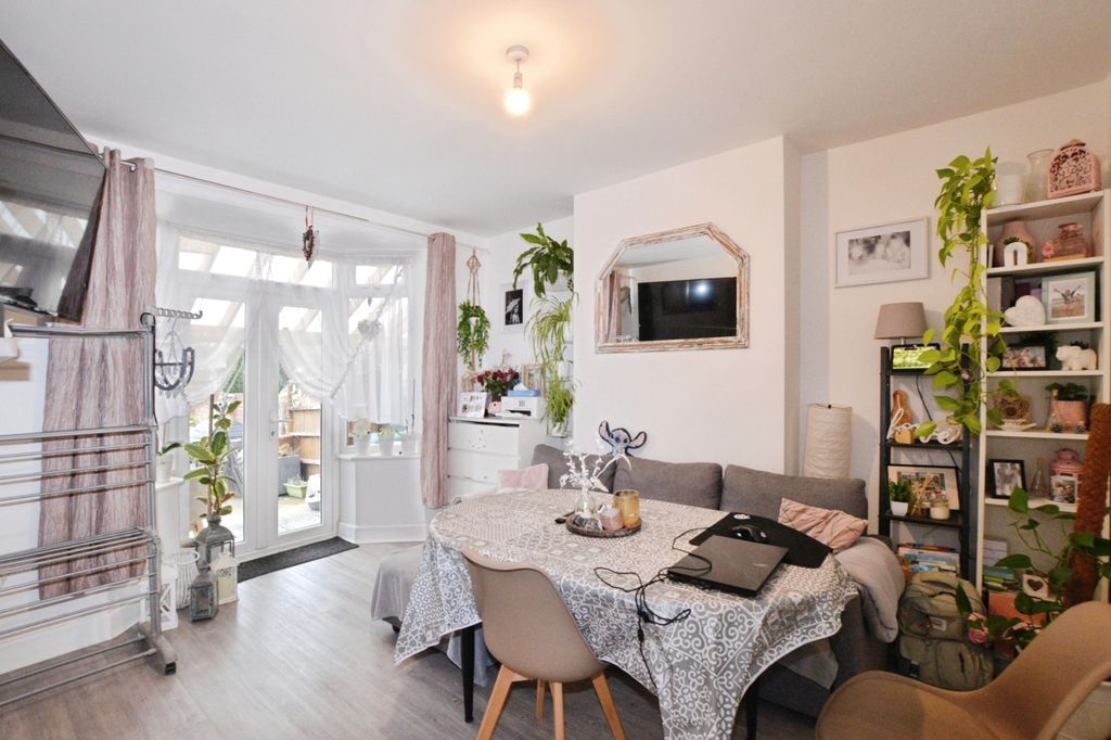 Property photo 2 of 22 Dining Room