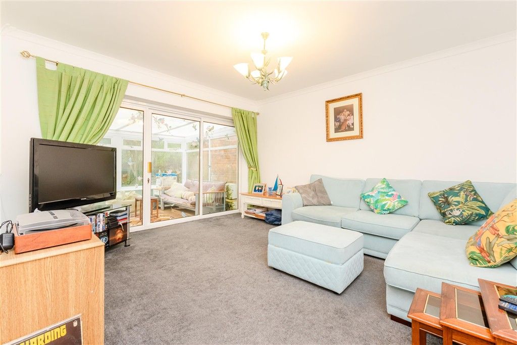 Property photo 1 of 14 Lounge