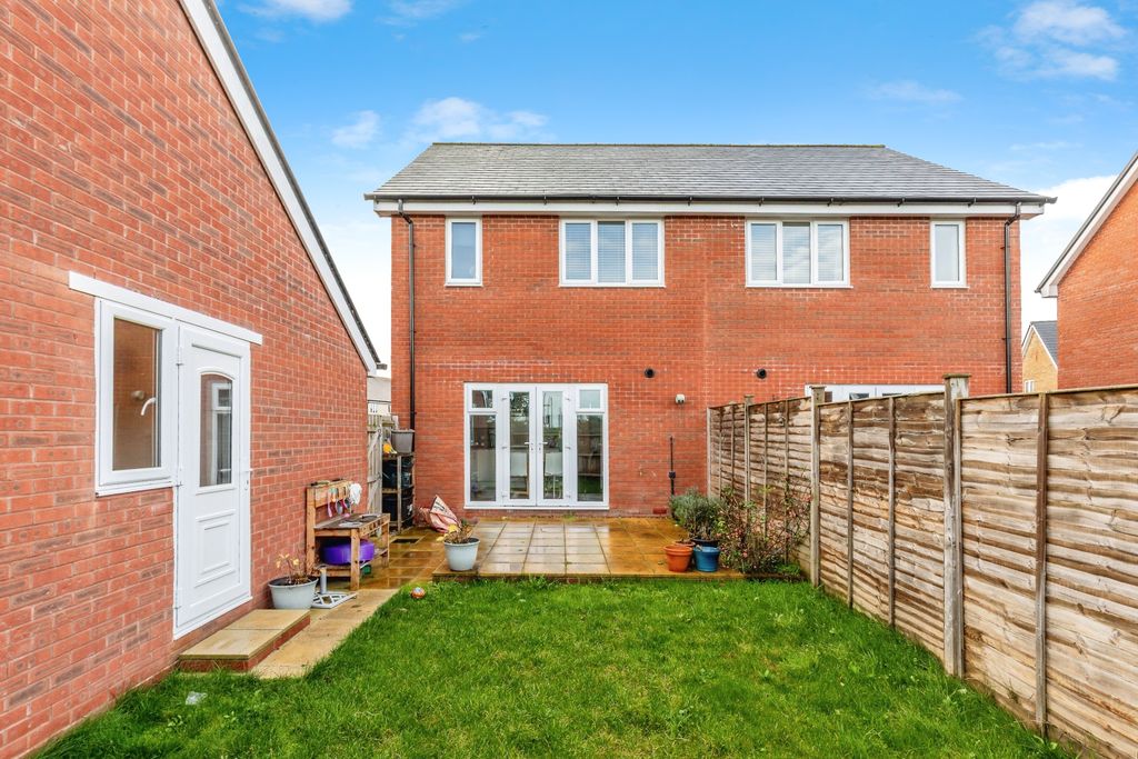 Property photo 3 of 21 Garden