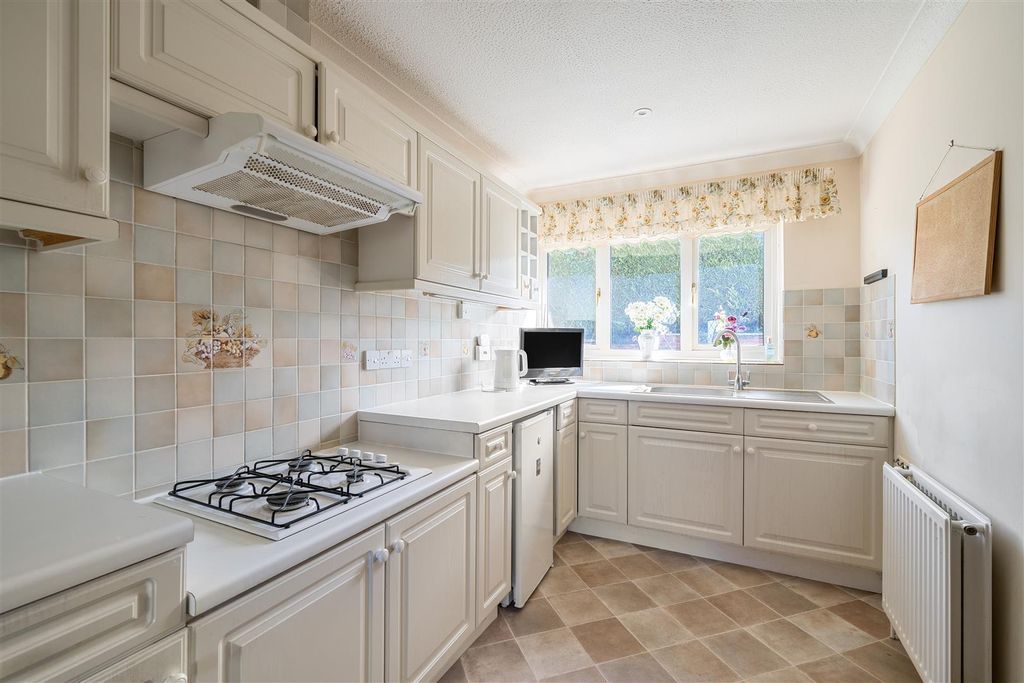 Property photo 3 of 28 1349494-4-68c7F5c1A22d8.Jpg