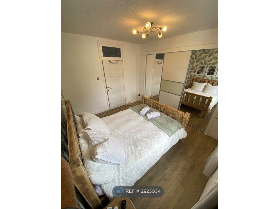 Property photo 3 of 20 Bedroom 1 With King Size Bed And Walk In Storage