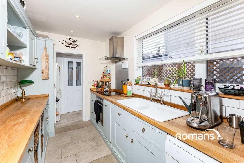 Property photo 3 of 10 Photo