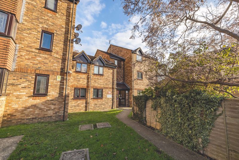 Property photo 1 of 7 Photo 2