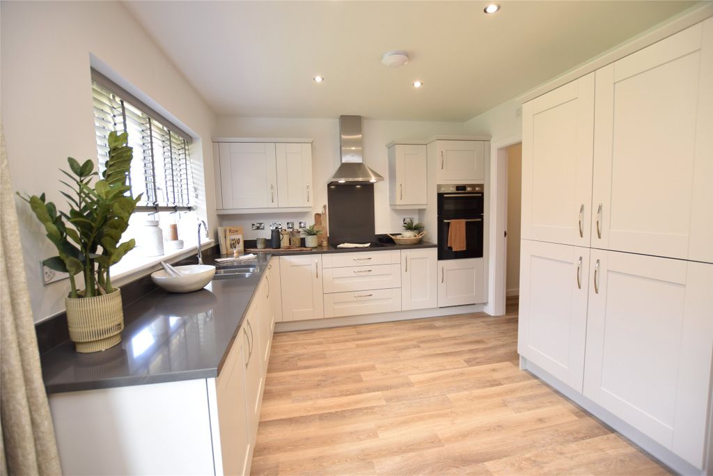 Property photo 2 of 19 Picture No. 17