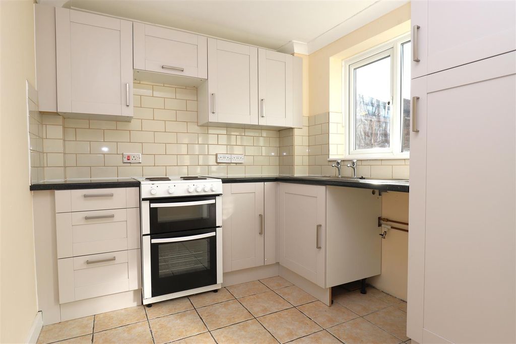 Property photo 2 of 8 Img_1745v2.Jpg