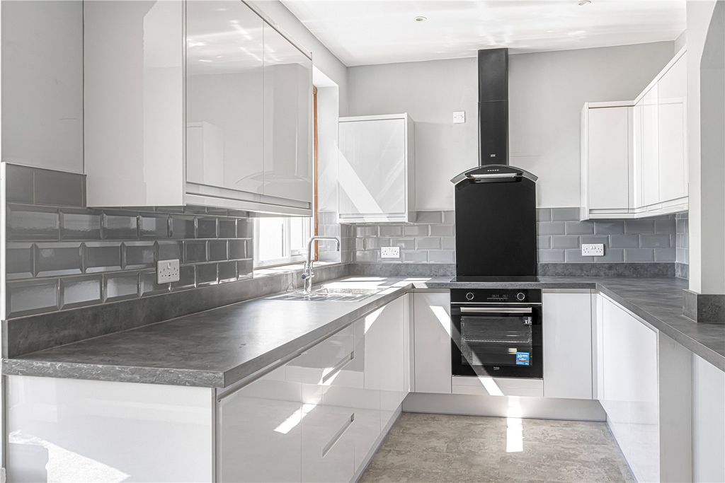 Property photo 3 of 15 Kitchen