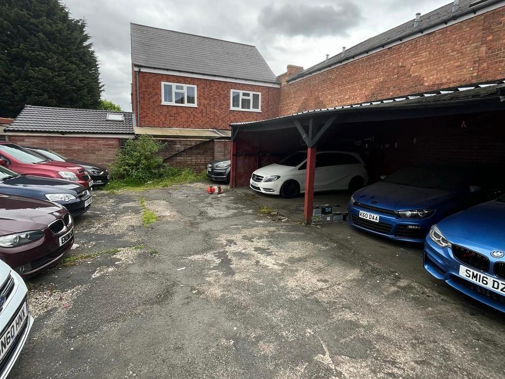 Property photo 2 of 10