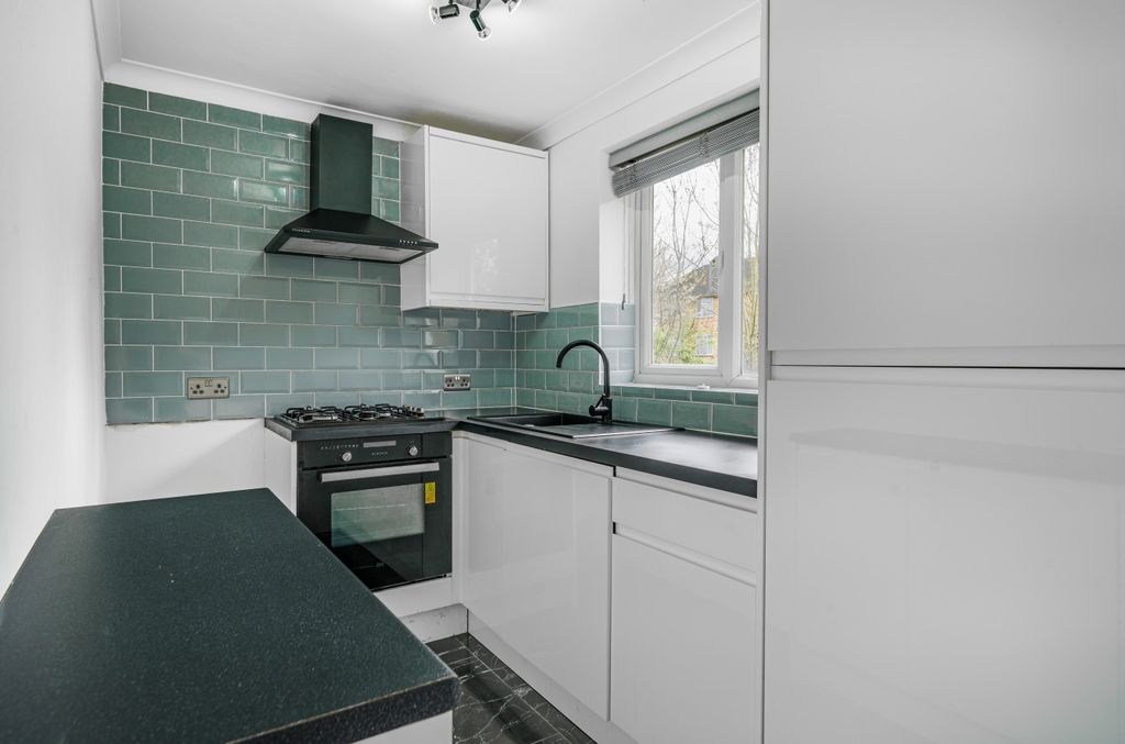 Property photo 2 of 14 Kitchen