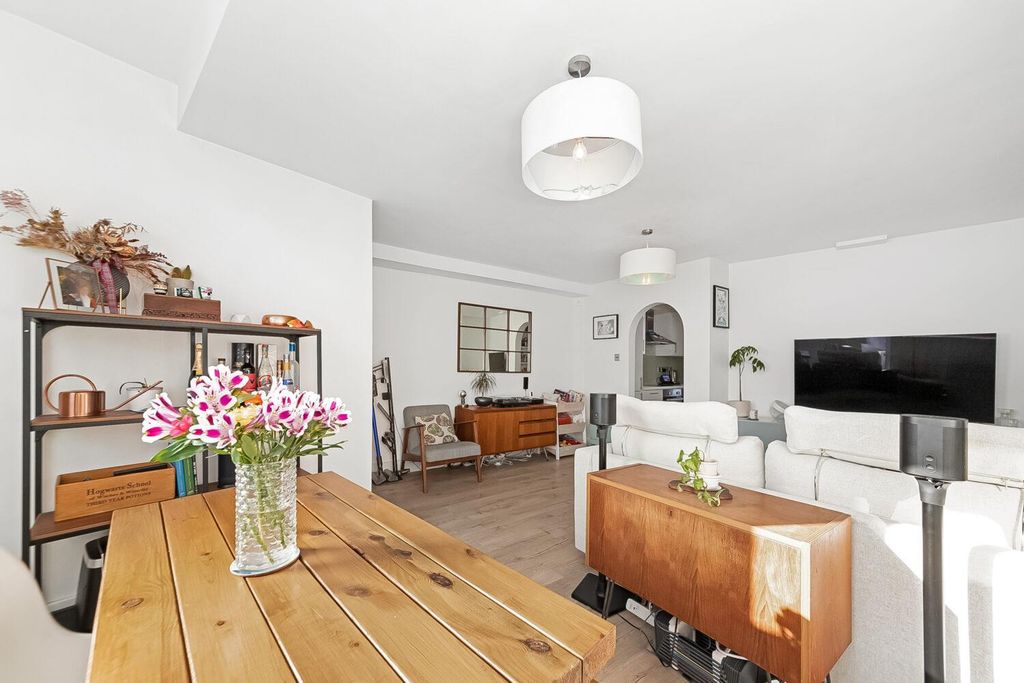 Property photo 1 of 10 2