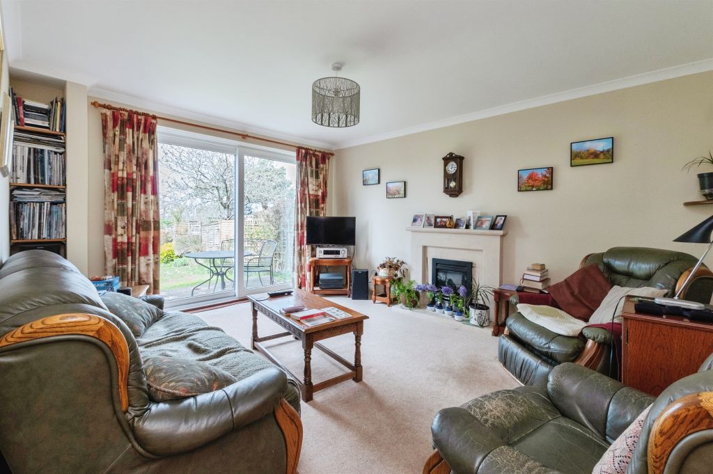 Property photo 2 of 27