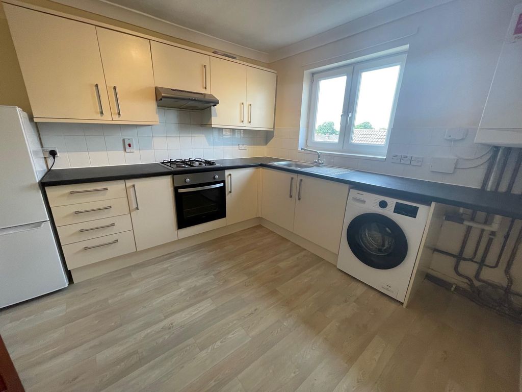 Property photo 2 of 19 Kitchen