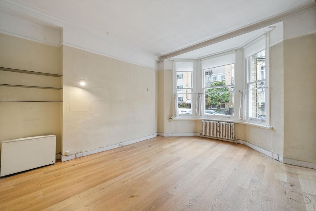 Property photo 3 of 18 Image