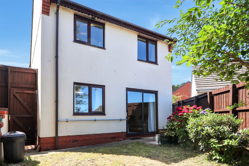 Property photo 2 of 15 Picture No. 12