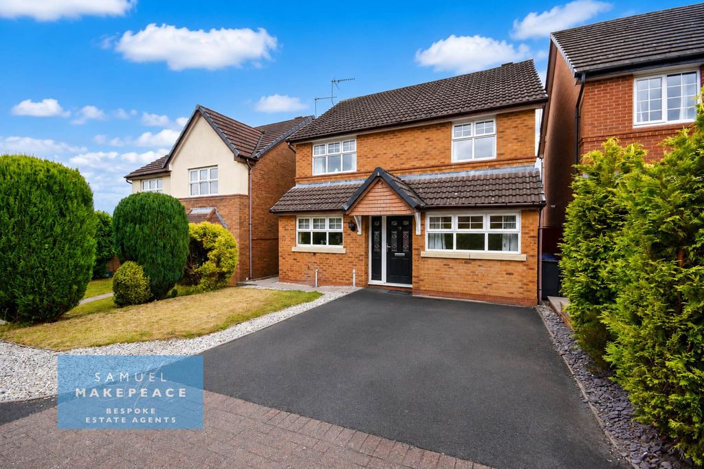 Property photo 1 of 23 Gorgeous Four Bedroom Detached Property With Spacious Interiors