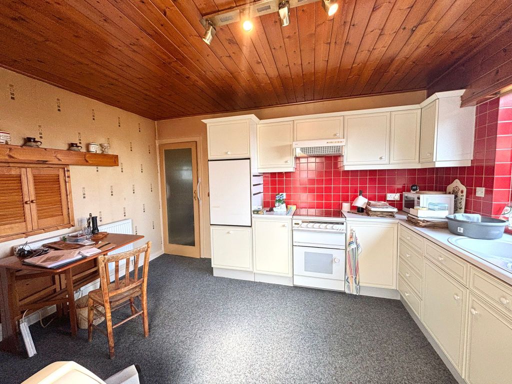 Property photo 2 of 30 Kitchen