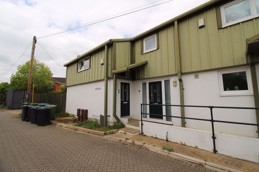 Property photo 1 of 9