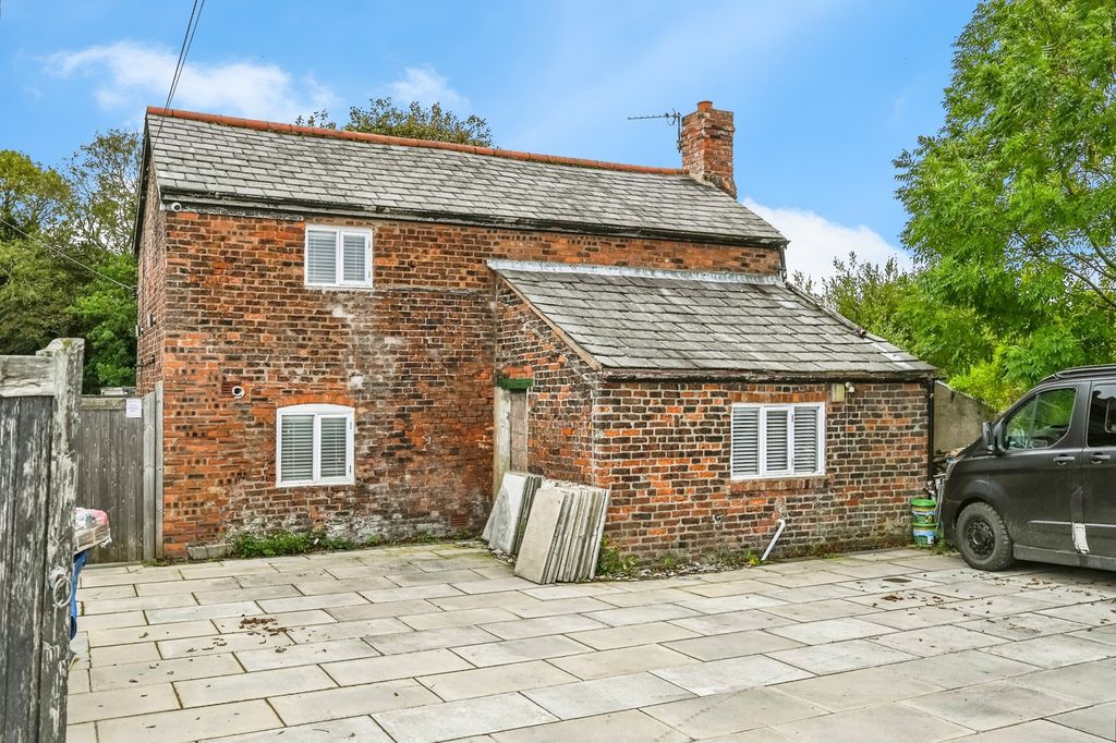 Property photo 3 of 17 Photo