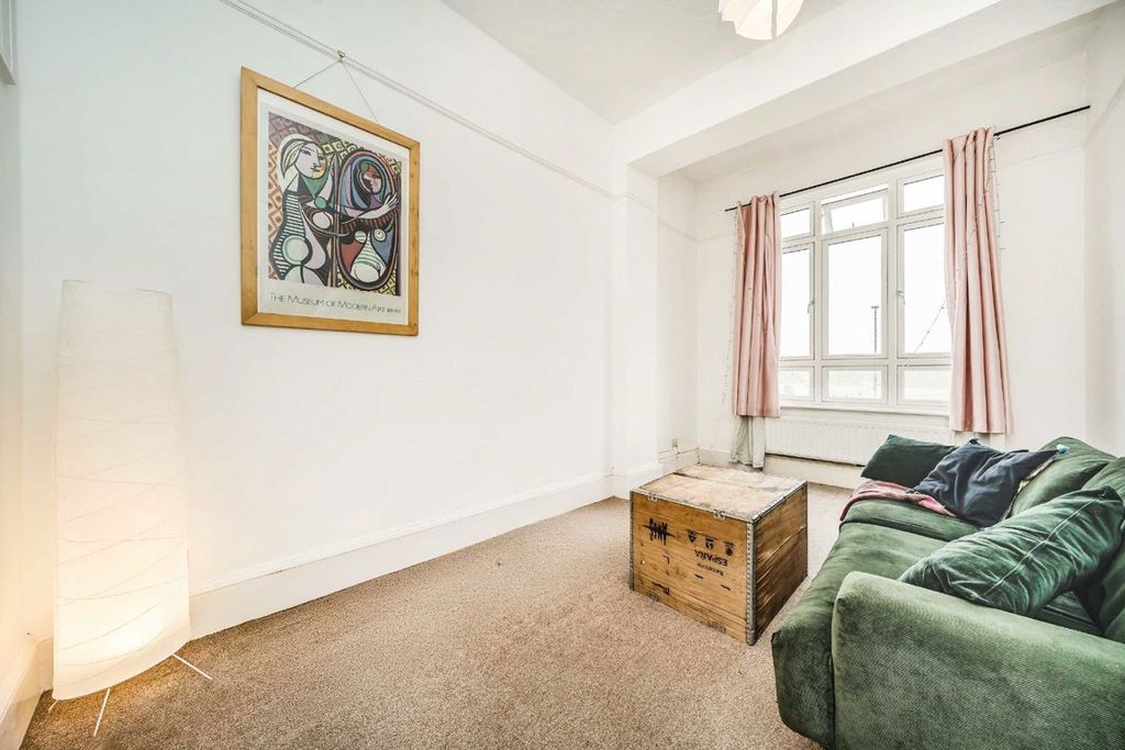 Property photo 2 of 7
