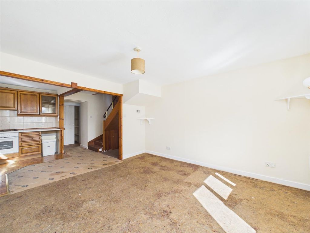 Property photo 3 of 11 Cam01486G0-Pr1036-Still002.Jpg