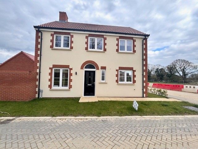 Property photo 1 of 10 Front