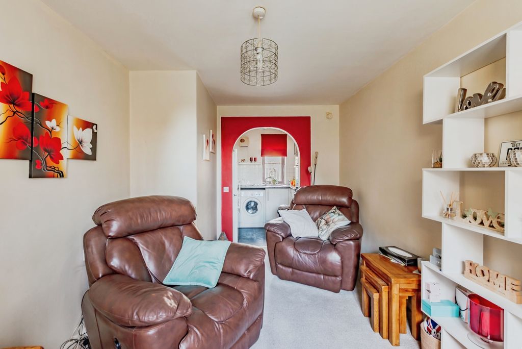 Additional image 8 of 1 bed property for saleHigh Street, Lingfield RH7
