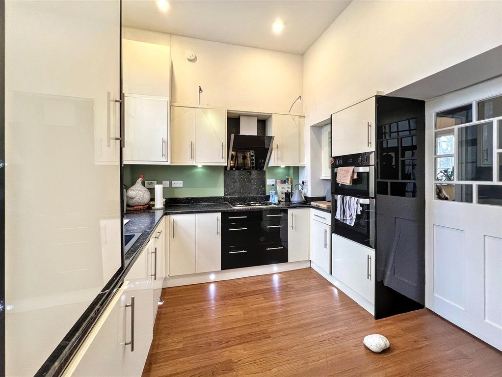 Property photo 2 of 15 Img_1010.Jpg