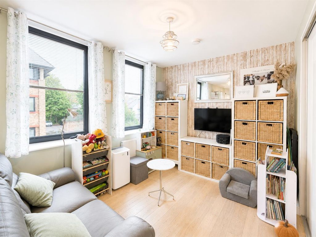 Property photo 3 of 13 Coopers Estate Agents