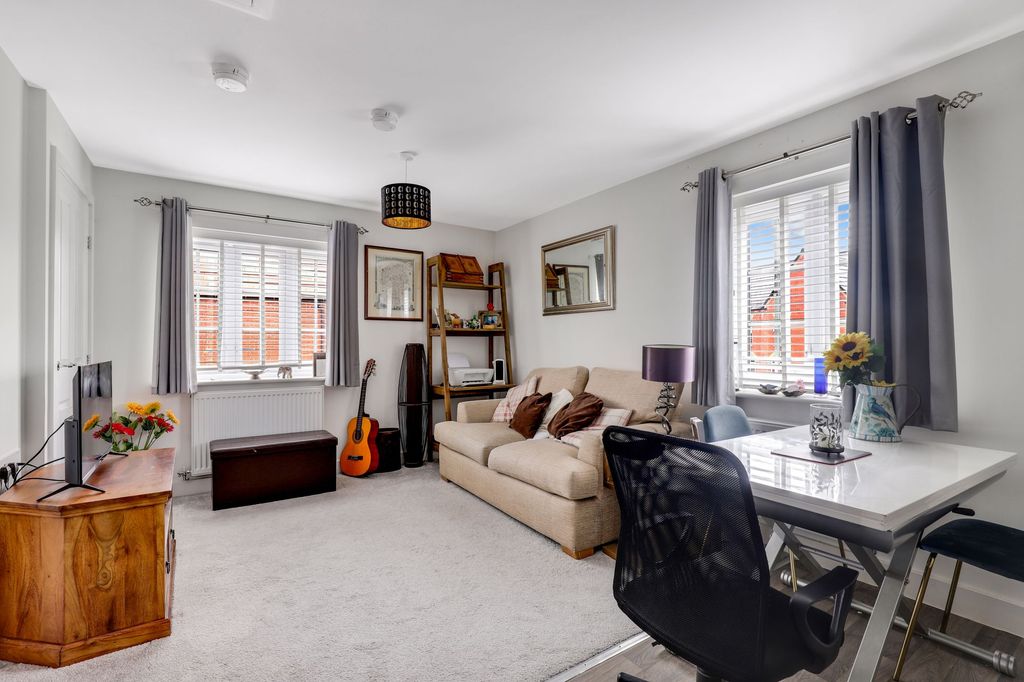 Property photo 2 of 13