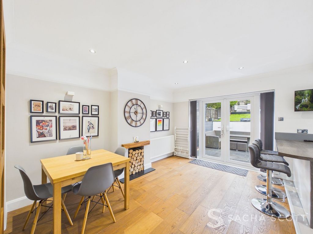 Property photo 2 of 31 Dining Room