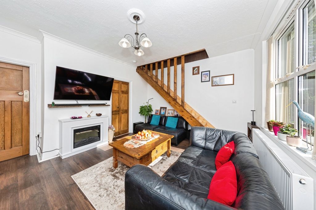 Property photo 3 of 30 Pbox-Img.Jpg