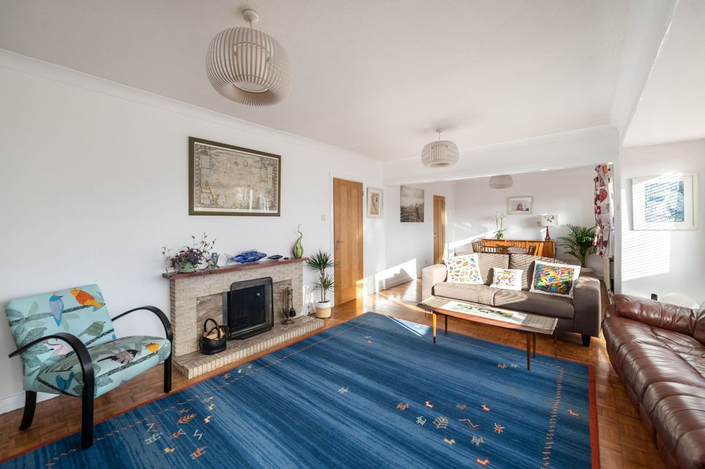 Property photo 2 of 26