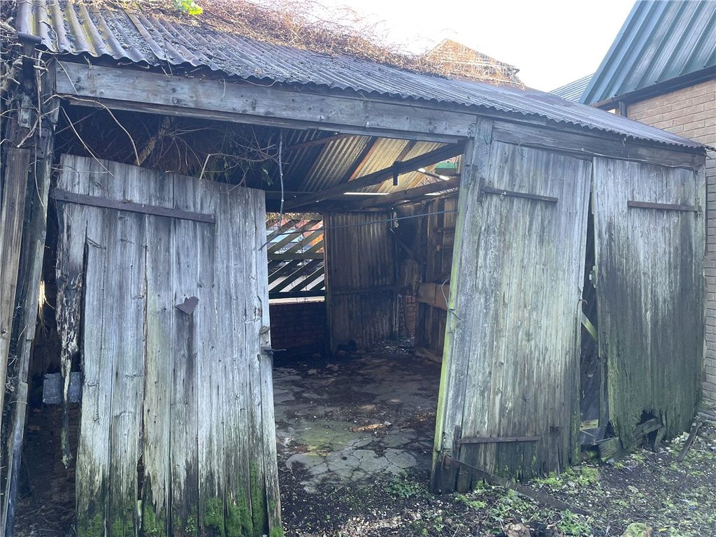 Property photo 2 of 3 Picture No. 02