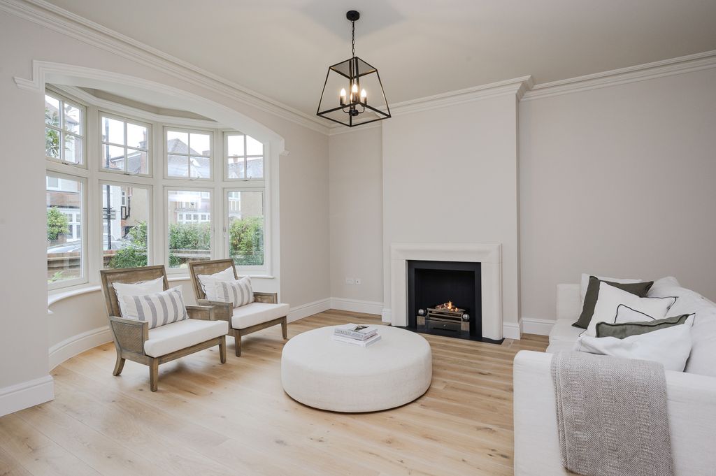 Property photo 2 of 20 Picture No. 27