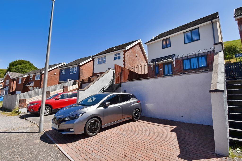 Property photo 3 of 39 Photo 34