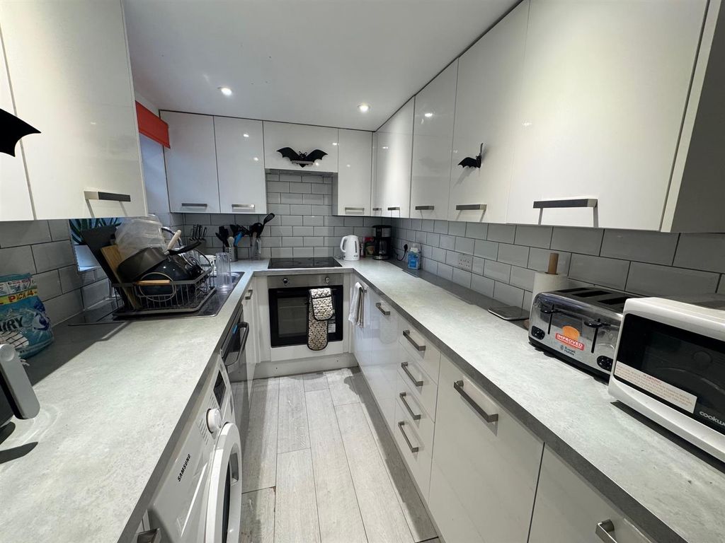 Property photo 3 of 10 Img_2990.Jpeg