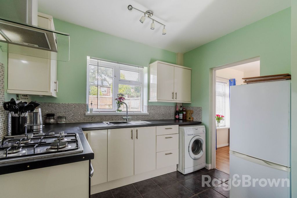 Property photo 3 of 38