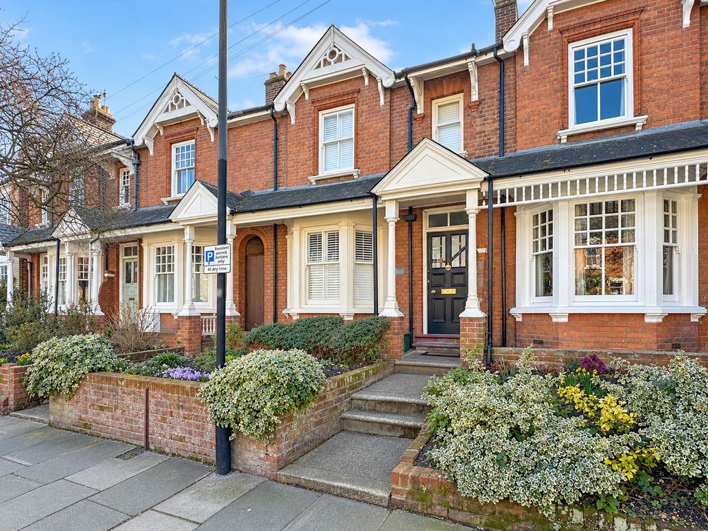 Property photo 1 of 32