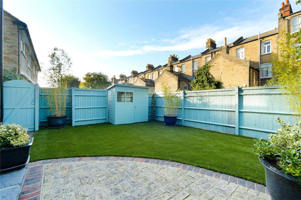 Property photo 1 of 9 Picture No. 17