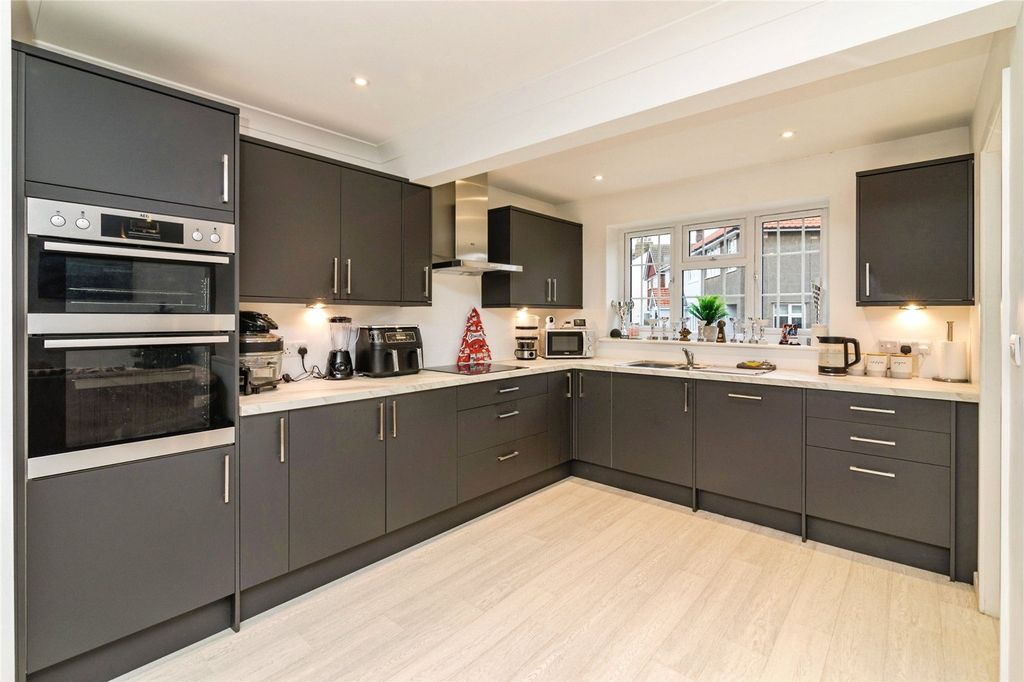 Property photo 2 of 23 Kitchen