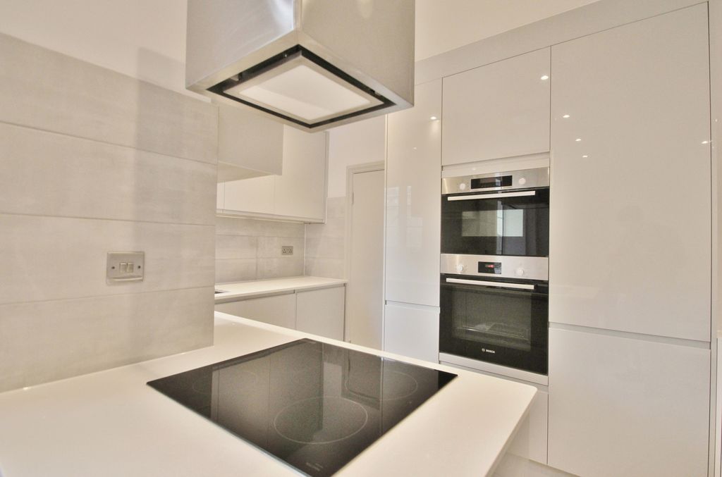 Property photo 3 of 13 Photo 12