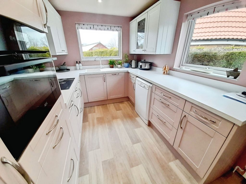 Property photo 3 of 18 Pbox-Img.Jpeg